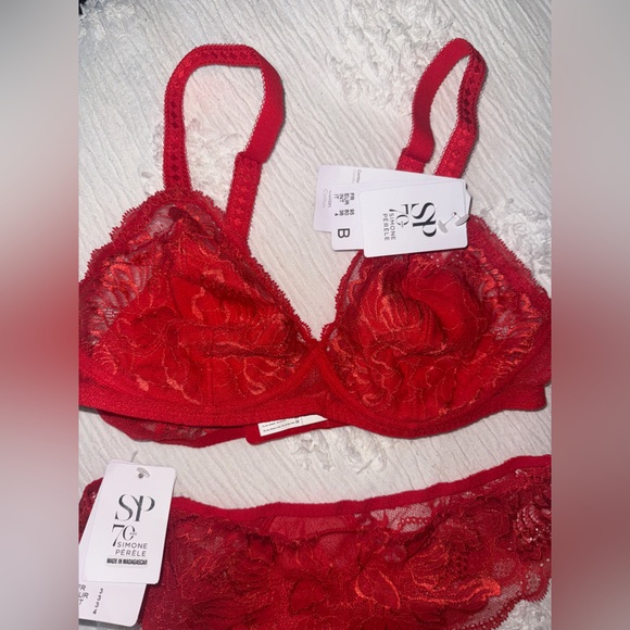 Simone Perele Red Lace Lingerie Set bra 34/36 B and thongs M - Picture 5 of 15